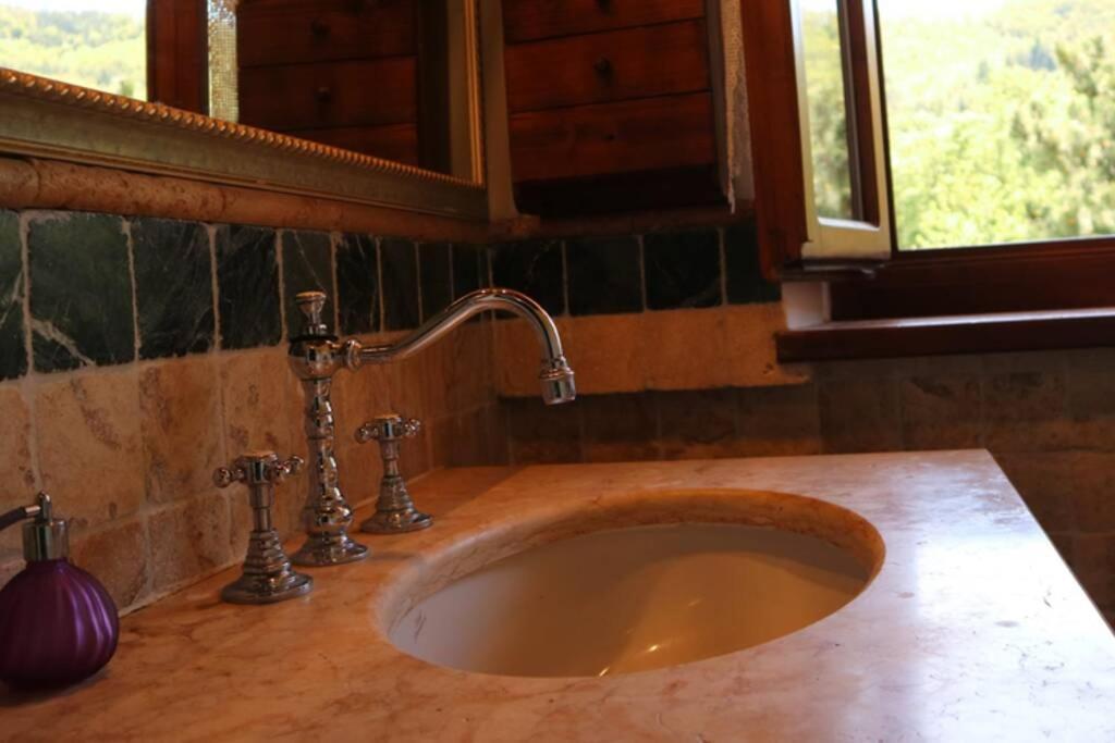 La Sala Vecchia - Lovely Tuscan Holiday House Badia Prataglia, Casentino Valley Chiusi della Verna Exterior photo